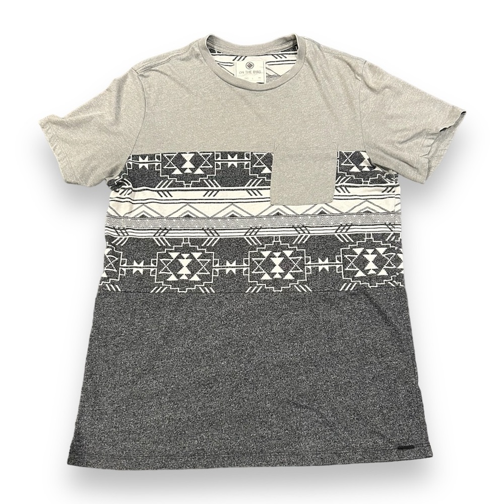 [On the Byas] Geometric Pattern Shirt